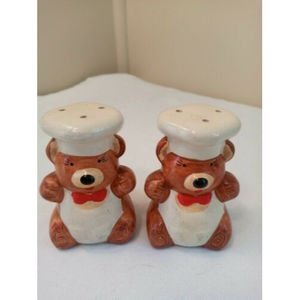 Adorable Teddy Bears with chef hat Salt Pepper Shaker Set